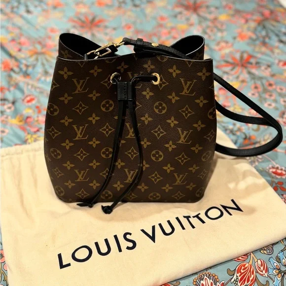 AUTHENTIC Louis Vuitton Neo Noe Black and Brown Monogram Shoulder Bag - Picture 2 of 6